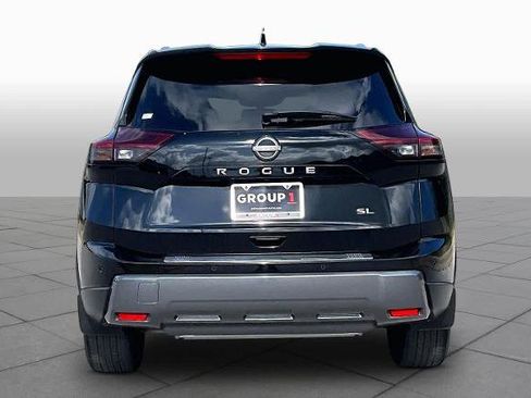 Certified 2024 Nissan Rogue SL FWD image 5