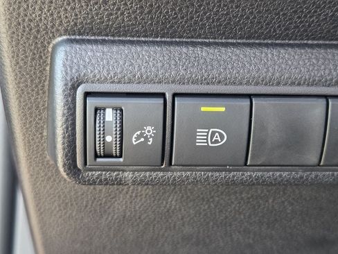 Used 2026 Toyota Corolla SE FWD image 25