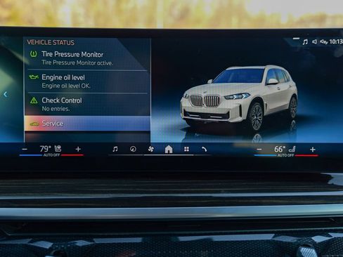 Used 2024 BMW X5 xDrive50e AWD/4WD image 53