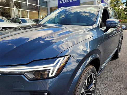 New 2026 Volvo XC90 B6 Plus w/ Protection Package Premier image 24