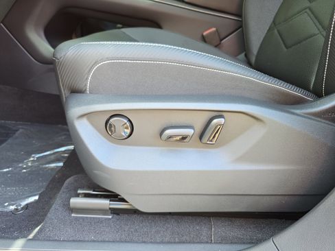 New 2026 Volkswagen Atlas Cross Sport SE image 29