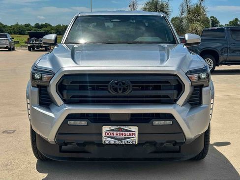 Used 2024 Toyota Tacoma SR5 AWD/4WD image 8