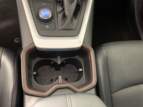 Used 2023 Toyota RAV4 Limited image 28