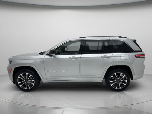 Used 2023 Jeep Grand Cherokee Overland AWD/4WD image 7