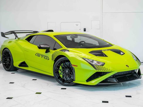 Used 2022 Lamborghini Huracan STO image 1