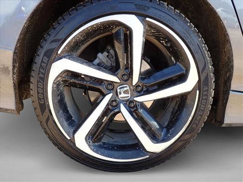 Used 2018 Honda Accord Sport image 7