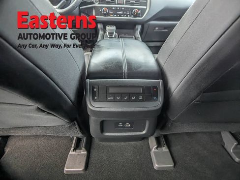 Used 2022 Nissan Pathfinder SV AWD/4WD image 20