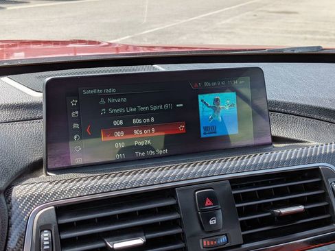 Used 2018 BMW M4 Convertible image 22