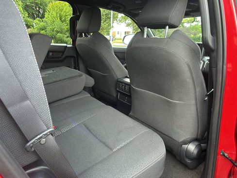 Used 2025 Toyota 4Runner SR5 AWD/4WD image 21