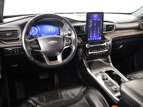 Used 2021 Ford Explorer Platinum w/ Equipment Group 601A image 2