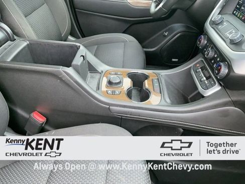 Certified 2023 GMC Acadia SLE w/ Driver Convenience Package image 16