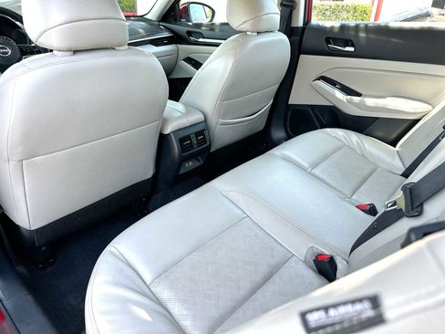 Used 2024 Nissan Altima 2.5 SL FWD image 24