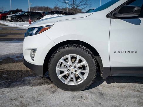 Used 2018 Chevrolet Equinox LS image 11