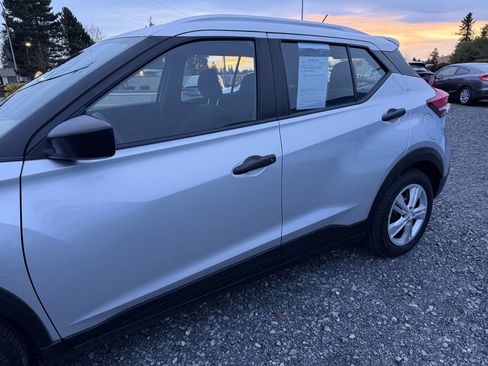 Used 2018 Nissan Kicks S image 10