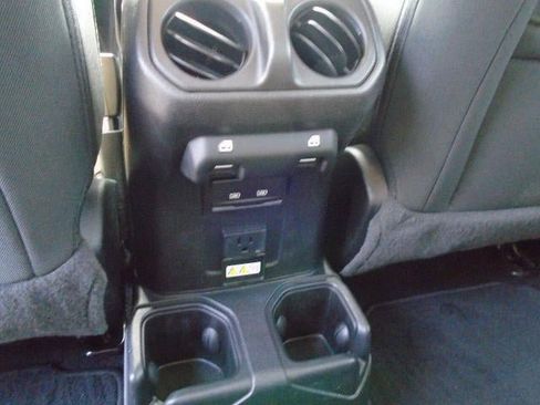 Used 2021 Jeep Wrangler Unlimited Sahara image 21