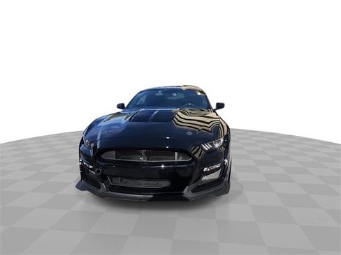 Used 2022 Ford Mustang Shelby GT500 w/ Technology Package image 3