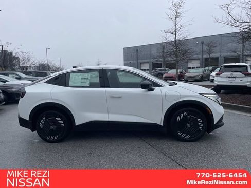 New 2026 Nissan Leaf image 2