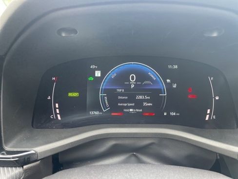 Used 2025 Toyota Camry SE image 6