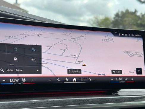 Certified 2024 BMW 760i xDrive w/ Executive Package image 38