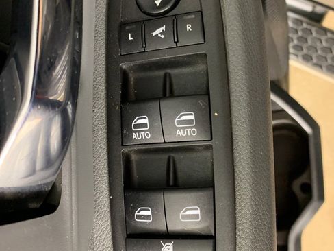 Used 2018 RAM 1500 Big Horn image 17