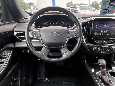 Used 2023 Chevrolet Traverse RS AWD/4WD image 5