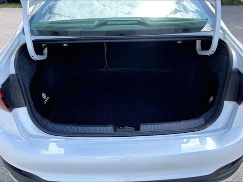 Certified 2023 Volkswagen Jetta SE w/ Panoramic Sunroof Package image 15