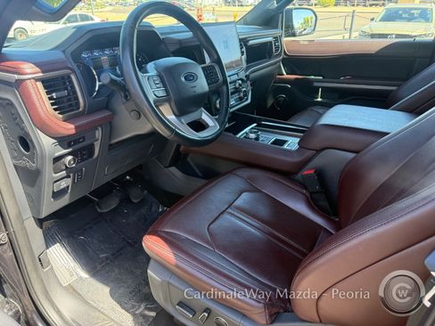 Used 2023 Ford Expedition Limited image 14