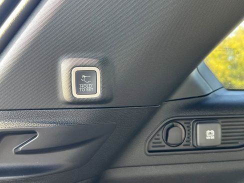 New 2025 Jeep Grand Cherokee Limited w/ Luxury Tech Group II image 28