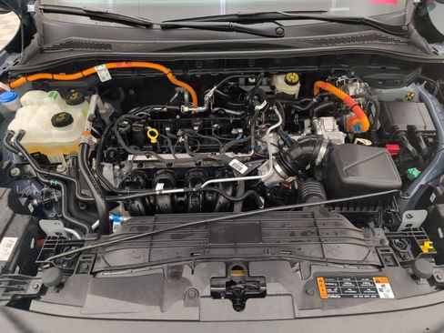 Certified 2025 Ford Escape Platinum image 46