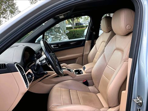 Used 2021 Porsche Cayenne AWD/4WD image 8