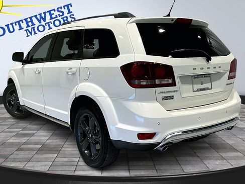 Used 2018 Dodge Journey Crossroad w/ Driver Convenience Group image 4