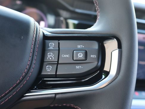 Used 2024 Jeep Wagoneer Launch Edition image 25