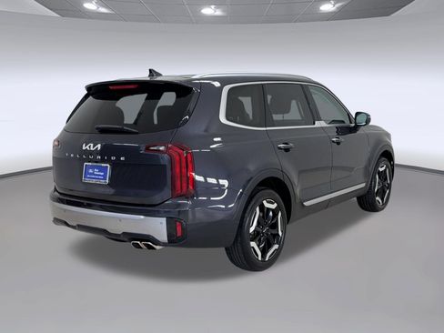 Used 2025 Kia Telluride S FWD image 9