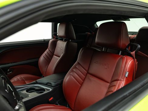 Used 2023 Dodge Challenger SRT Hellcat image 2