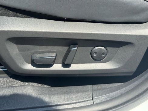 New 2025 Mitsubishi Outlander SE image 25