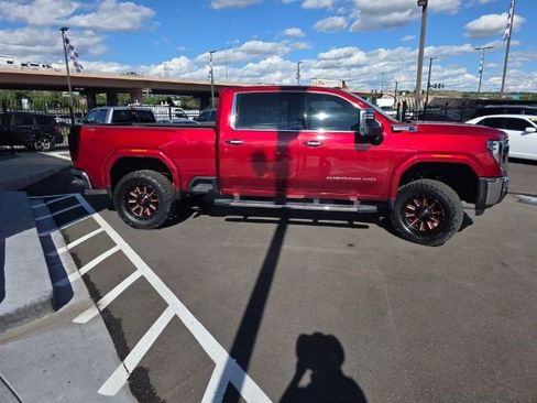 Used 2024 GMC Sierra 2500 SLT w/ SLT Premium Package image 19