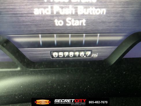 Used 2019 RAM 1500 Laramie AWD/4WD image 10