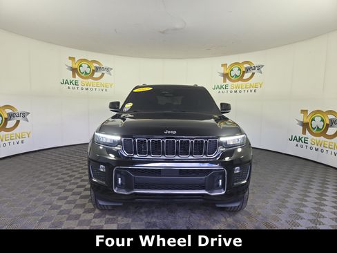 Used 2023 Jeep Grand Cherokee Overland AWD/4WD image 2