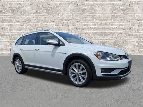 Used 2017 Volkswagen Golf Alltrack S AWD/4WD image 1