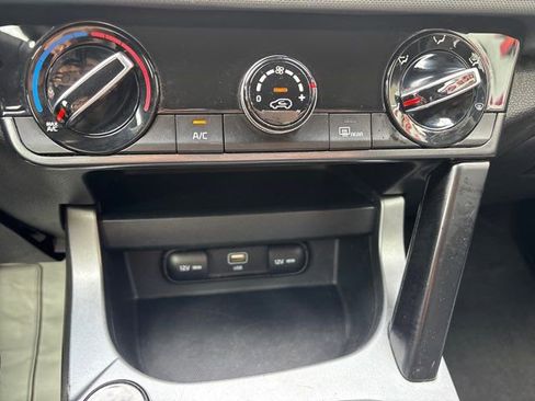 Used 2024 Kia Seltos LX AWD/4WD image 30