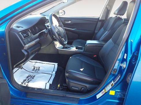 Used 2017 Toyota Camry SE image 9