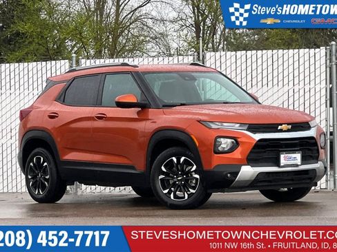 Used 2022 Chevrolet TrailBlazer LT w/ Driver Confidence Package AWD/4WD image 1
