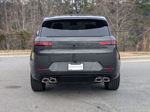 New 2025 Land Rover Range Rover Sport Dynamic SE image 6