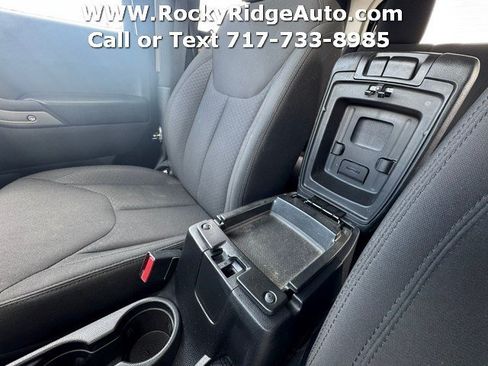 Used 2016 Jeep Wrangler Sport AWD/4WD image 23