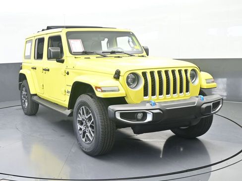 Used 2023 Jeep Wrangler Unlimited Sahara image 9