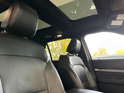 Used 2019 Ford Explorer Sport w/ Equipment Group 401A image 18
