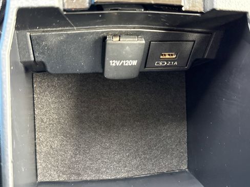 Used 2021 Toyota Corolla LE FWD image 25
