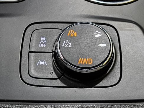 Used 2018 Chevrolet Traverse Premier AWD/4WD image 24