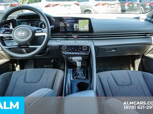 Used 2024 Hyundai Elantra SEL FWD image 24