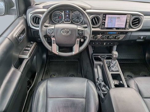 Used 2022 Toyota Tacoma Limited AWD/4WD image 18